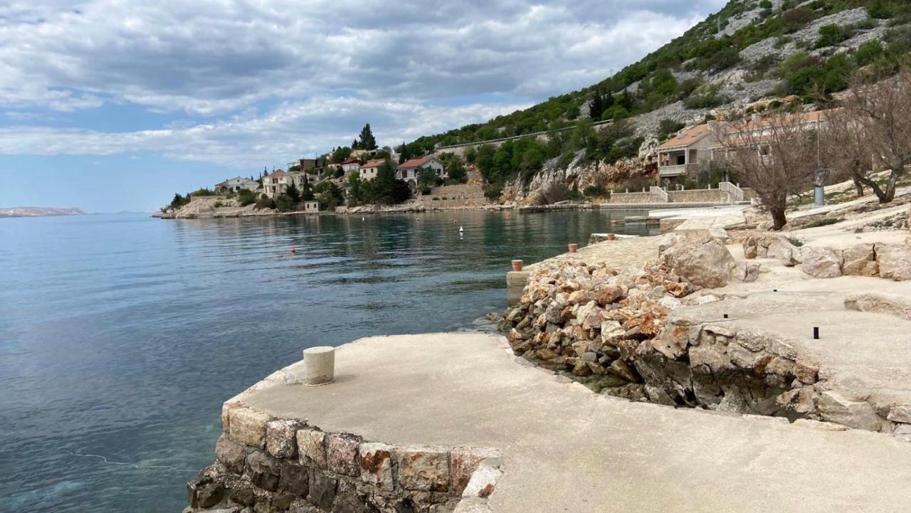Ferienwohnung Kuca Za Odmor Coccoli Karlobag Exterior foto
