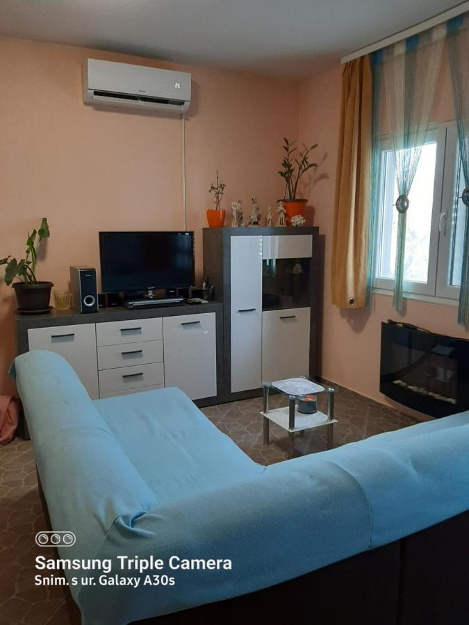 Ferienwohnung Kuca Za Odmor Coccoli Karlobag Exterior foto